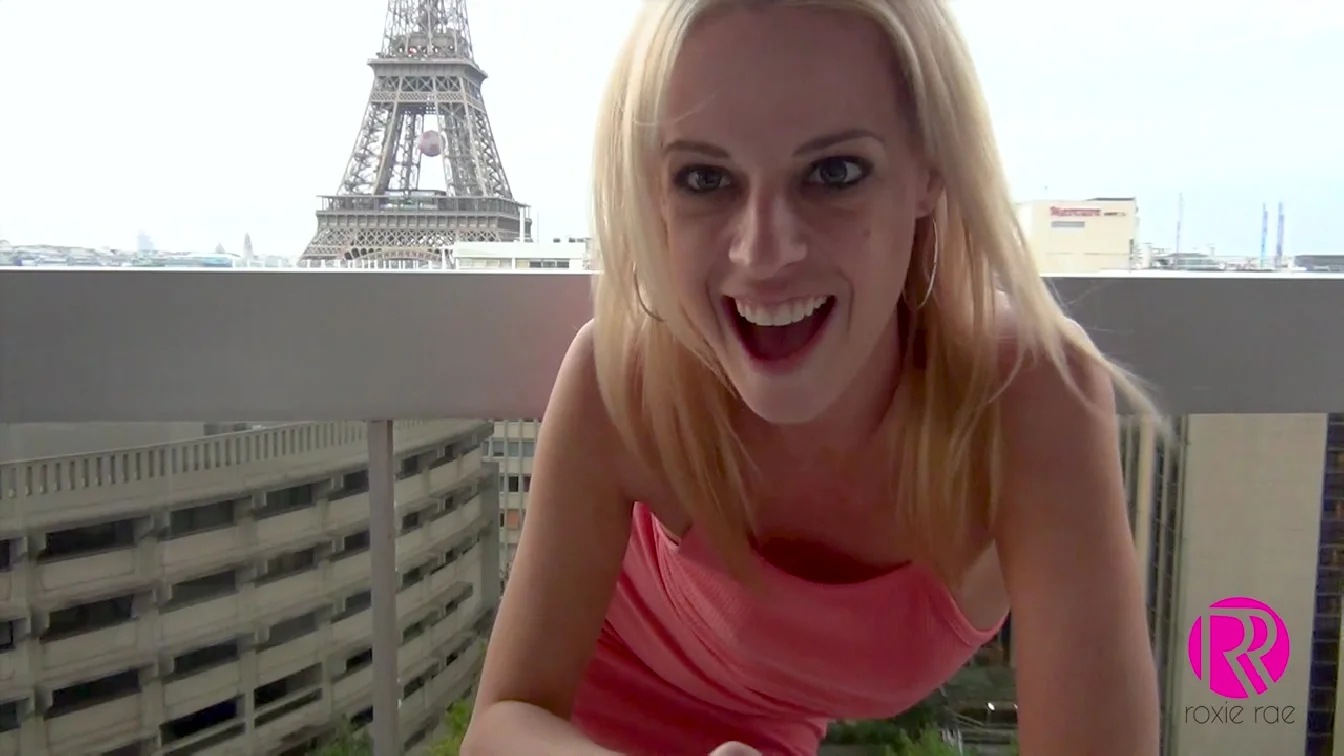 Candid Smoking In Paris France XXX